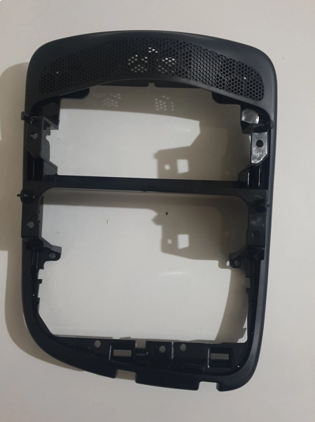 resimler/genel/Renault clio 4 teyp cercevesi alt kaplaması 681043537R